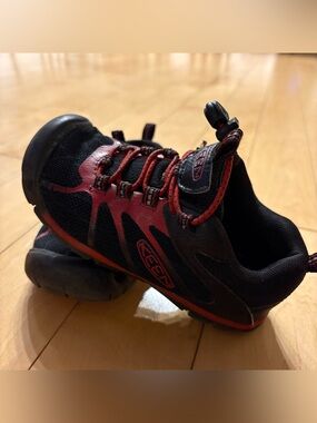 KEEN kids chandler CNX size 10